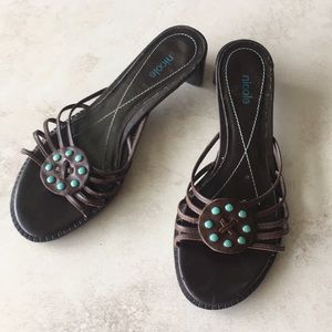 Nicole 8.5 brown sandals w turquoise